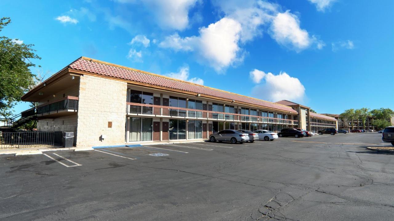 G T Hotels Inn & Suites Extended Stay Victorville Buitenkant foto